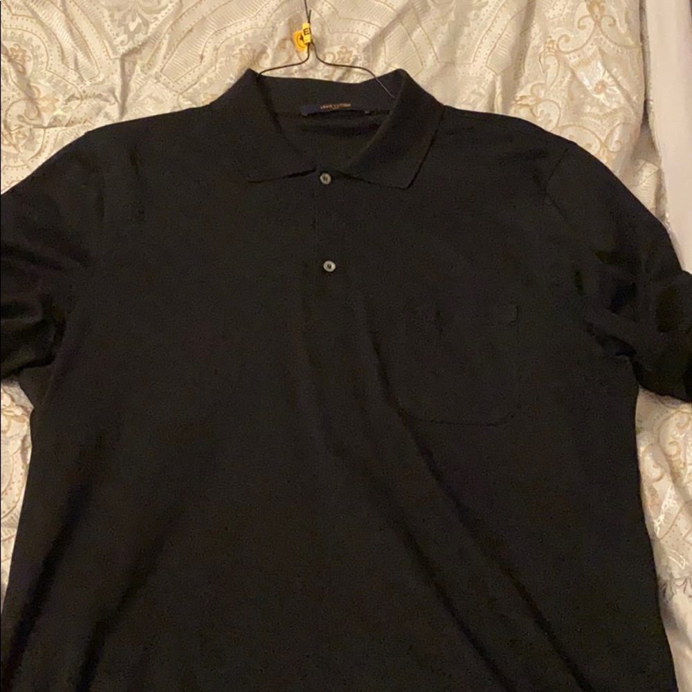 Black men’s LV polo